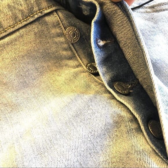 -Levi’s 501 High Rise Button Fly Jean Shorts NWT 32 - Picture 4 of 6